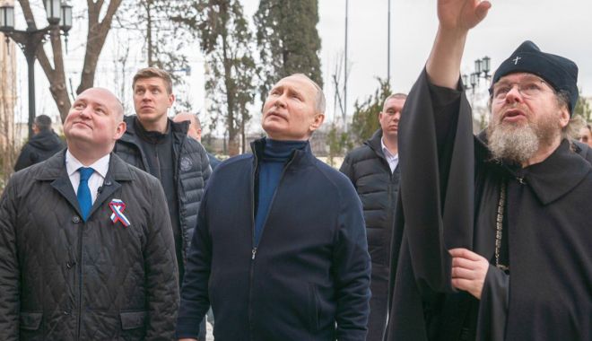 Vladimir Putin s-a deplasat în oraşul ucrainean devastat Mariupol - 1-1679214768.jpg