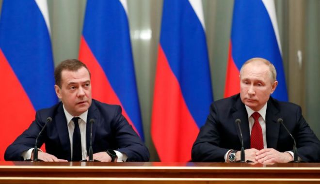 Medvedev avertizează că arestarea lui Putin ar echivala cu o declaraţie de război - 1-1679560337.jpg