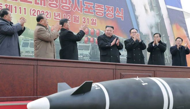 Kim Jong Un ordonă creşterea producţiei nucleare militare a Coreei de Nord - 1-1679987229.jpg