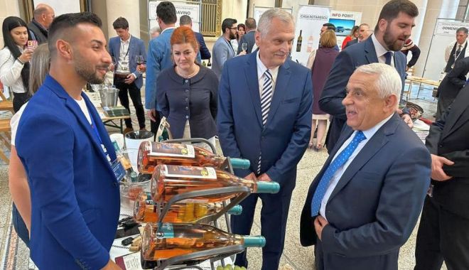 Vinul, un concentrat de cultură și identitate, promovat în cadrul  Festivalului „Ținutului Vinului - Vin din Prahova” - 1-1685087289.jpg