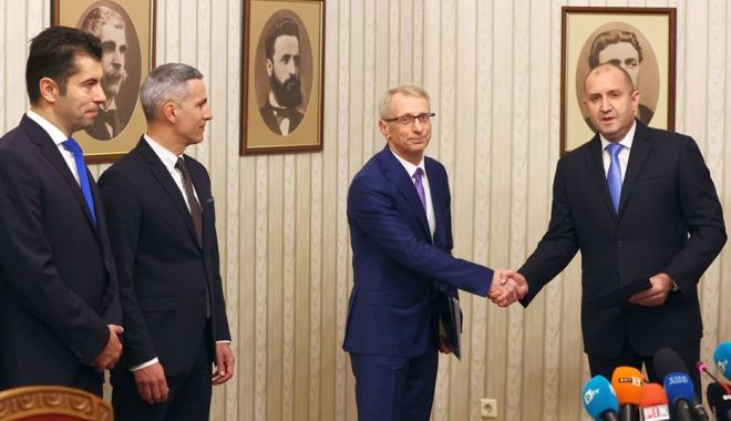Preşedintele Bulgariei l-a desemnat pe Nikolai Denkov să formeze guvernul - 1-1685429749.jpg
