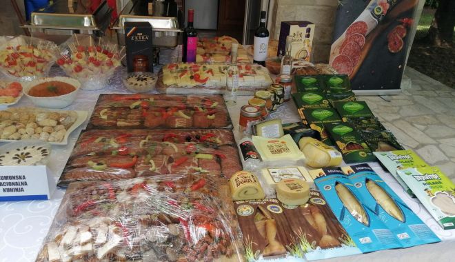 Salată cu icre de știucă de Tulcea şi ţuica Zetea, promovate la festivalul gastronomic din Muntenegru - 1-1686579292.jpg