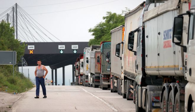 Kosovo permite vehiculelor sârbe şi mărfurilor să treacă din nou frontiera - 1-1687077056.jpg