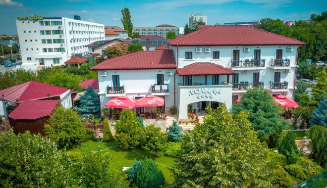 Pensiunea Roxana din Eforie Nord, scoasă la vânzare pentru 2,5 milioane de euro - 1-1690968935.jpg