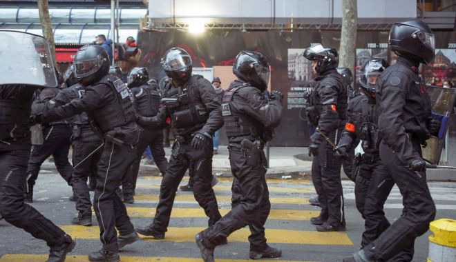 Guvernul francez se confruntă cu furia poliţiştilor, care-şi iau masiv concedii medicale