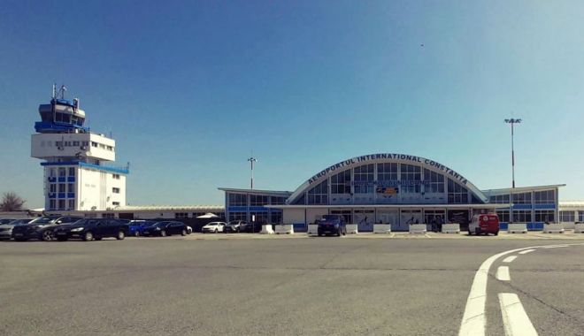 Numărul locurilor de parcare din zona publică a aeroportului Mihail Kogălniceanu, redus considerabil