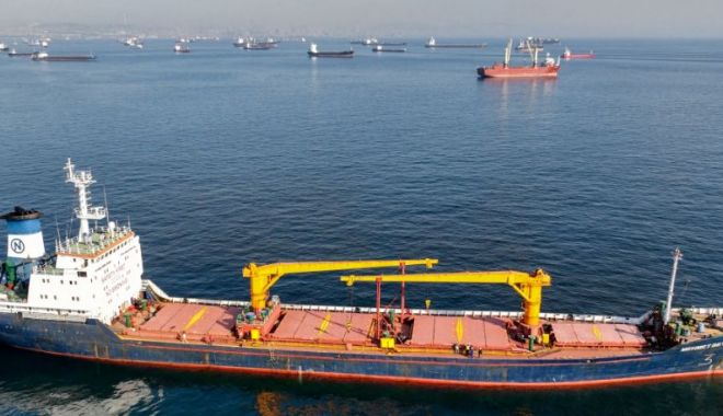 Zelenski şi Macron au discutat despre funcţionarea coridorului maritim pentru exportul de cereale - 1-1693812344.jpg