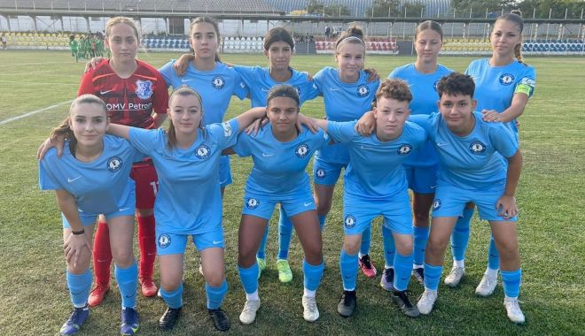 Fotbalistele Farului Constanţa au făcut instrucţie cu Liceenii Topolog - 1-1695212278.jpg