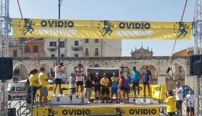 Studenţi ai Universităţii „Ovidius”, remarcaţi la evenimentul Ovidio Running de la Sulmona - 1-1695290719.jpg