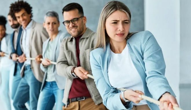 Firmele mici şi afacerile de familie - îngenuncheate! Liber la maimuţăreli cu iz electoral - 1-1695651281.jpg