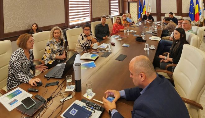 Proiectul EALING: Navele se vor putea alimenta cu energie electrică de la mal în timpul staţionării în portul Constanţa - 1-1696333112.jpg