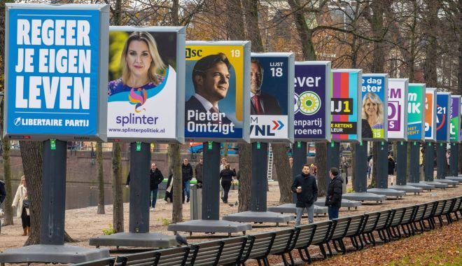Alegeri în Olanda: Luptă strânsă între liberali, populişti şi alianţa formată din social-democraţi şi Verzi