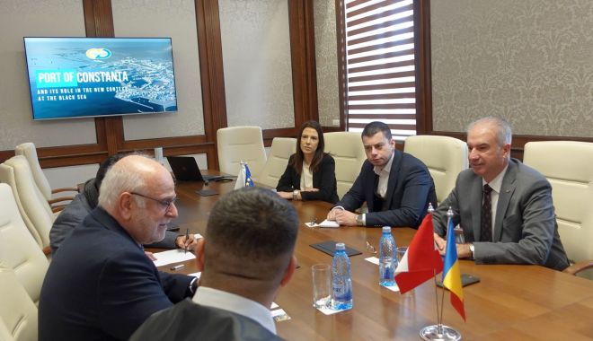 Ambasadorul statului Peru în România, vizită în Portul Constanţa - 1-1701244880.jpg