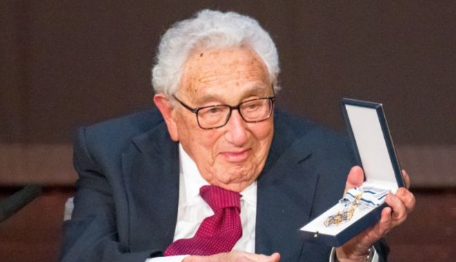 A încetat din viaţă Henry Kissinger, figură marcantă a diplomaţiei americane