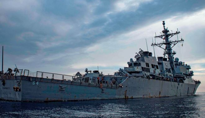 Un distrugător american a doborât trei drone în Marea Roşie. Nave avariate!