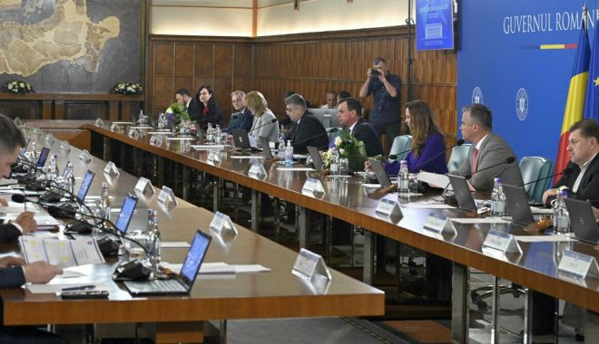 Vineri, şedinţă de Guvern. Mai mulţi prefecţi şi subprefecţi vor fi eliberaţi din funcţie