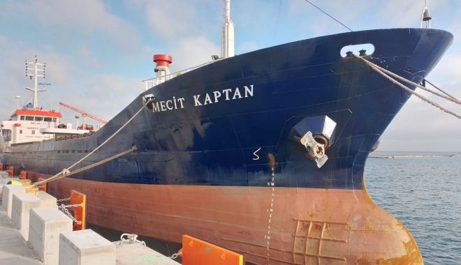 Nava „Mecit Kaptan”, eşuată luna trecută, va părăsi portul Constanţa remorcată