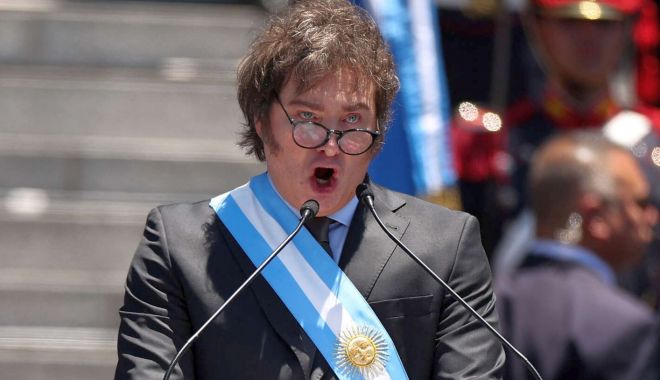 Argentina: Program dur de austeritate şi devalorizare cu 50% a monedei peso - 1-1702460916.jpg