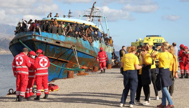 Uniunea Europeană subliniază necesitatea de a investi în căi legale de intrare pentru migranţi