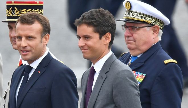 Gabriel Attal a devenit, la 34 de ani, cel mai tânăr prim-ministru al Franţei