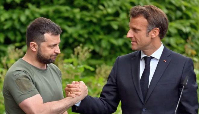 Emmanuel Macron anunţă noi livrări de arme şi o vizită în Ucraina în februarie