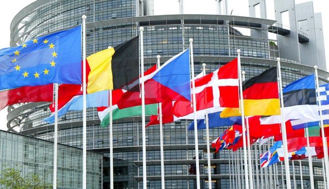 Eurodeputaţii cer încetarea definitivă a focului în Fâşia Gaza şi relansarea procesului de pace