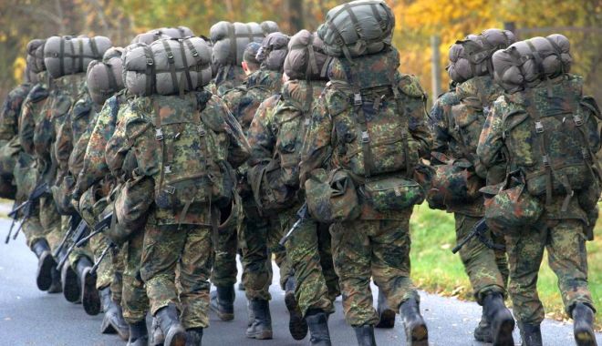 Trei aliaţi din NATO semnează un acord pentru accelerarea desfăşurărilor militare spre flancul estic - 1-1706687391.jpg
