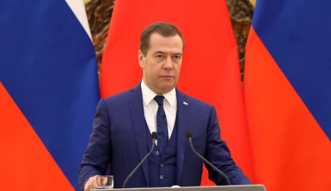 Medvedev ameninţă cu un război nuclear dacă Rusia este împinsă la graniţele recunoscute internaţional