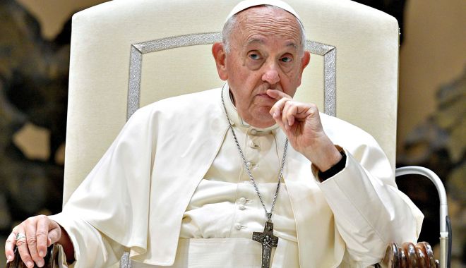 Papa Francisc spune că Ucraina ar trebui să aibă curajul „steagului alb” şi să negocieze