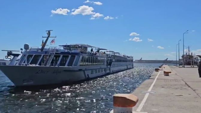 Nava fluvială „River Adagio” a adus la Constanţa turişti americani