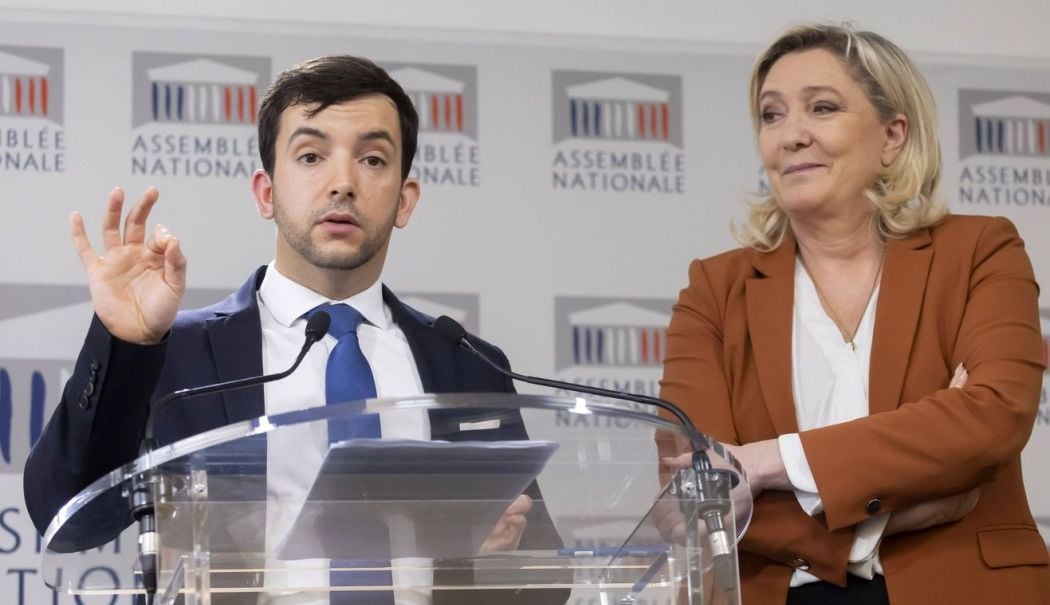 Extrema dreaptă franceză va interzice vălul islamic pe stradă dacă va câştiga alegerile prezidenţiale