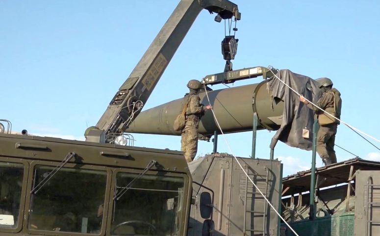 Rusia a început exerciţii militare cu arme nucleare tactice în apropiere de Ucraina - 1-1716364774.jpg