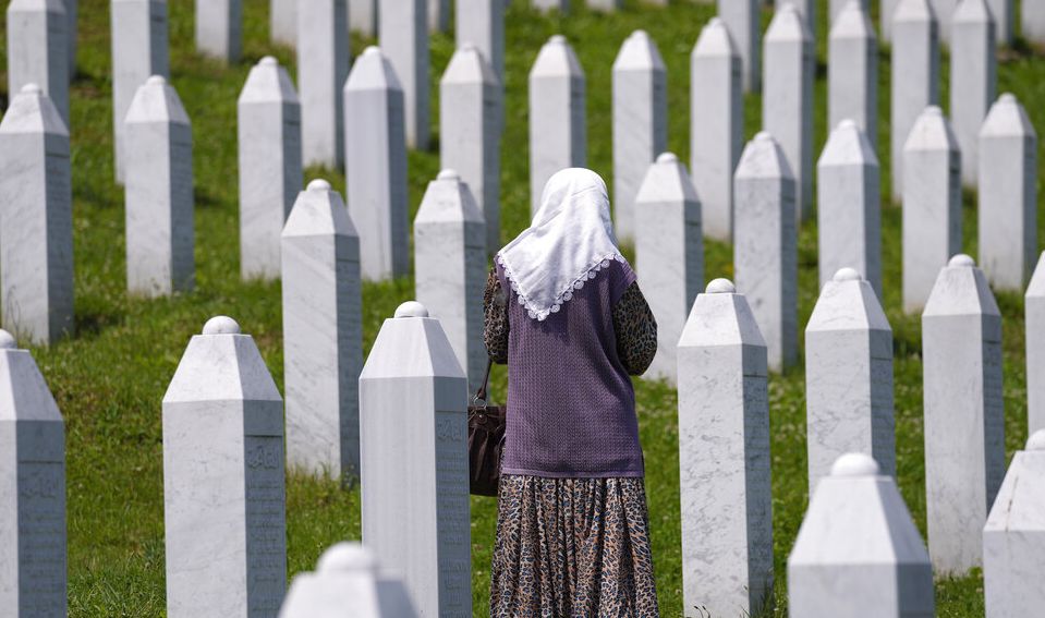 Adunarea Generală a ONU, rezoluţie de instituire a Zilei de comemorare a genocidului de la Srebrenica - 1-1716536189.jpg