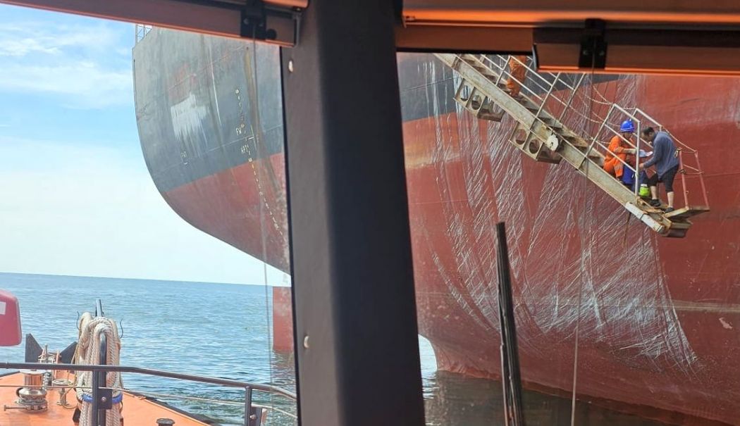 ARSVOM: SAR Apollo, din nou în misiune Medevac. Un navigator de pe M/V Arista trebuie transportat la spital - 1-1718016831.jpg