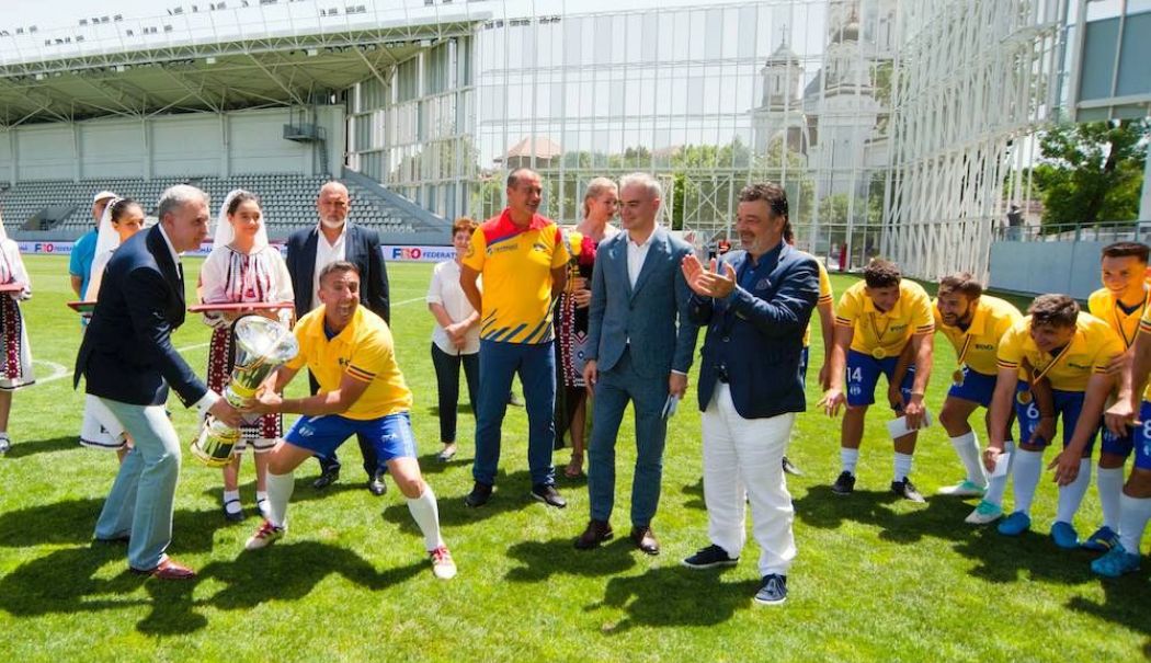 A opta Cupă a Regelui la oină, în vitrina cu trofee a Frontierei Tomis Constanţa - 1-1719401156.jpg