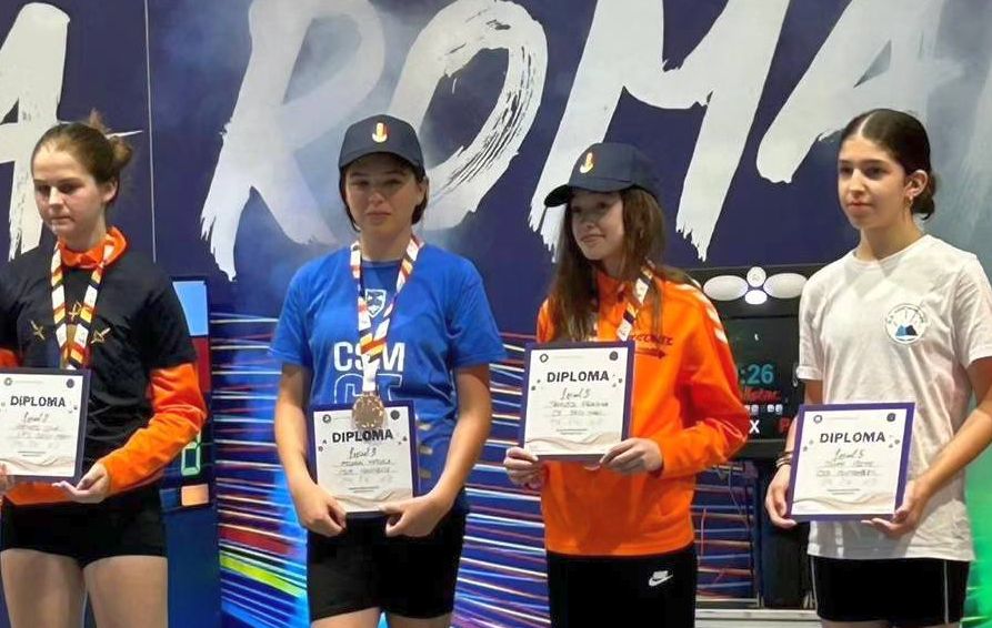 Spadasina constănţeană Victoria Meleacă, medaliată cu bronz la Campionatul Naţional - 1-1719738935.jpg