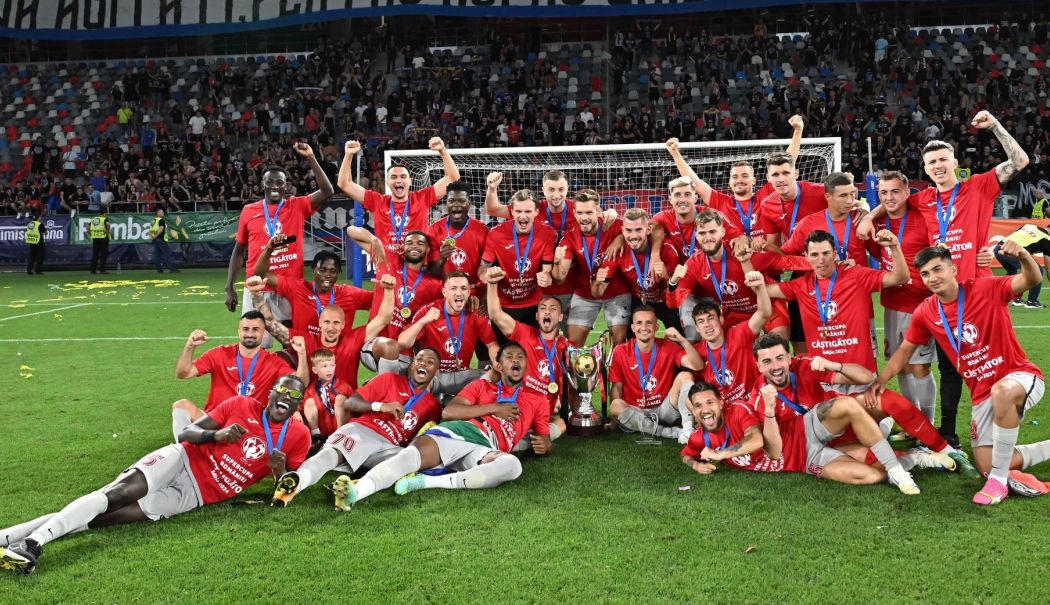FCSB a cucerit Supercupa României, după 3-0 cu Corvinul Hunedoara