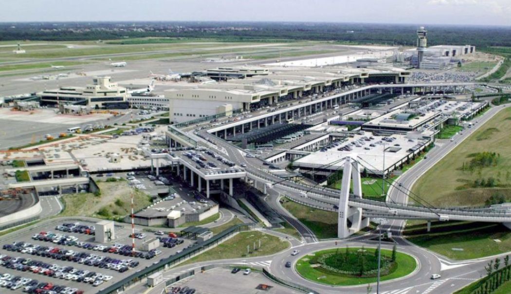 Aeroportul milanez Malpensa va primi numele fostului premier Silvio Berlusconi - 1-1720597983.jpg