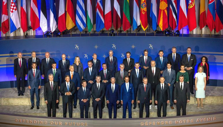 NATO calculează pagubele asupra climei cauzate de invazia rusă în Ucraina la 32 de miliarde de dolari - 1-1720600439.jpg