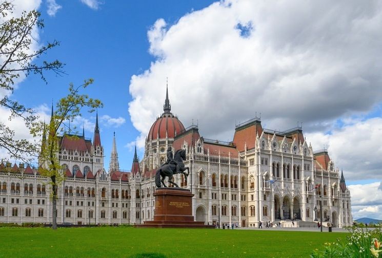 Noile reglementări ungare cu privire la regimul de vize stârnesc preocupare la Bruxelles - 1-1722589014.jpg