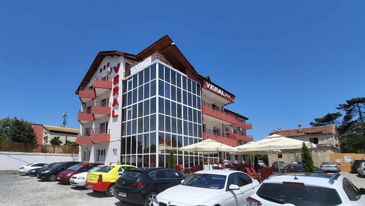 Hotelul Veral din Costineşti, scos la vânzare pentru aproape două milioane de euro - 1-1724233338.jpg