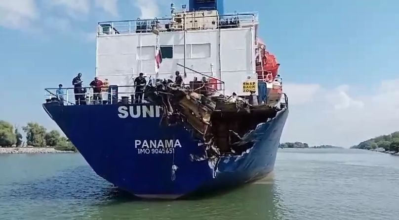 Incident naval pe Canalul Sulina, două nave s-au ciocnit la Mila 18. ANR anunţă că s-a deschis dosar de cercetare - 1-1724845213.jpg