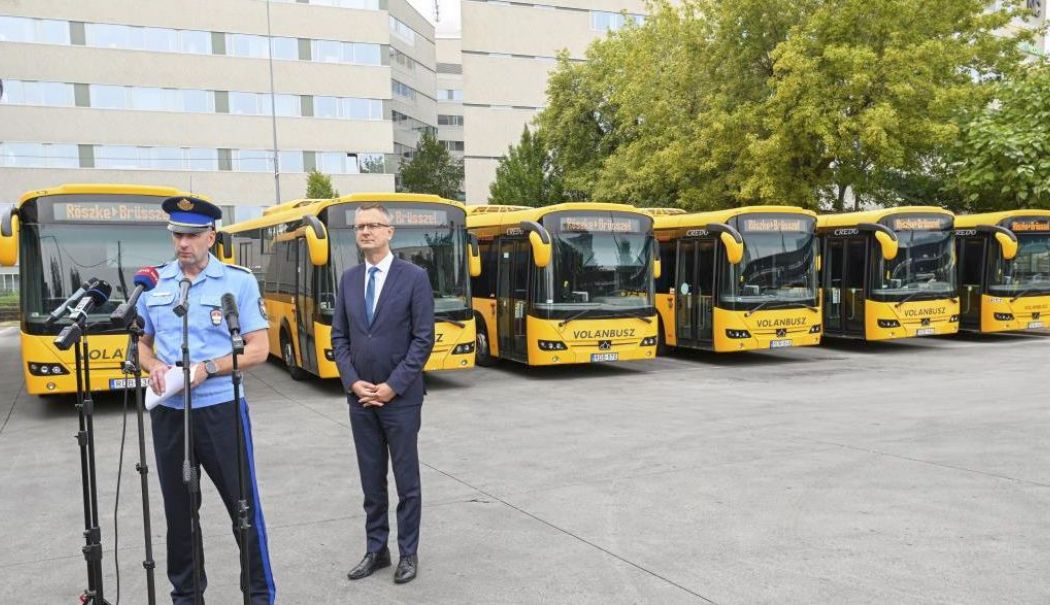 Ungaria a prezentat autocare pentru a trimite migranţii spre Bruxelles - 1-1725955117.jpg