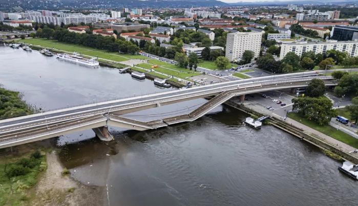 Podul Carola din Dresda s-a prăbuşit! Motivul încă nu este cunoscut - 1-1726133303.jpg