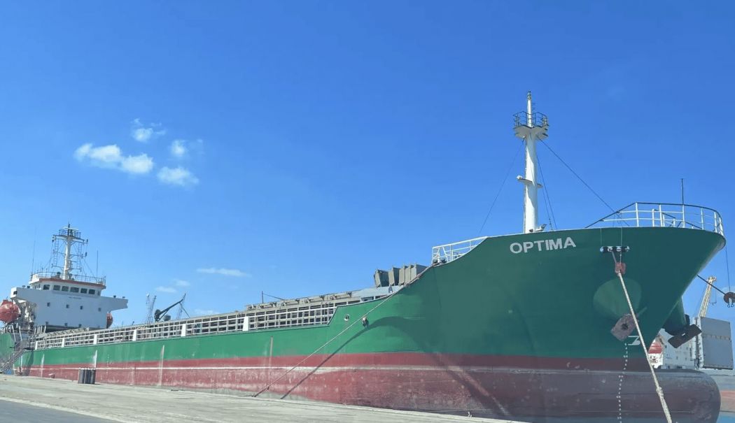 Tensiuni la Marea Neagră. Nava „Optima”, lovită de o rachetă rusească. Cinci membri ai echipajului - răniţi!