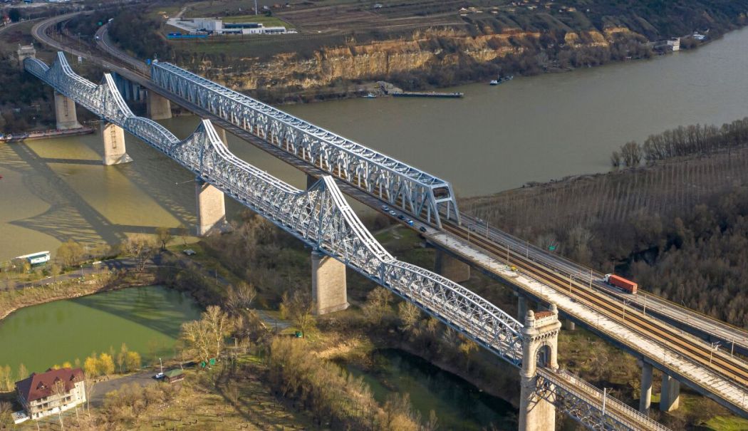 Deficit comercial, infrastructură rutieră, Produs Intern Brut. INFO economic - 1-1728552824.jpg