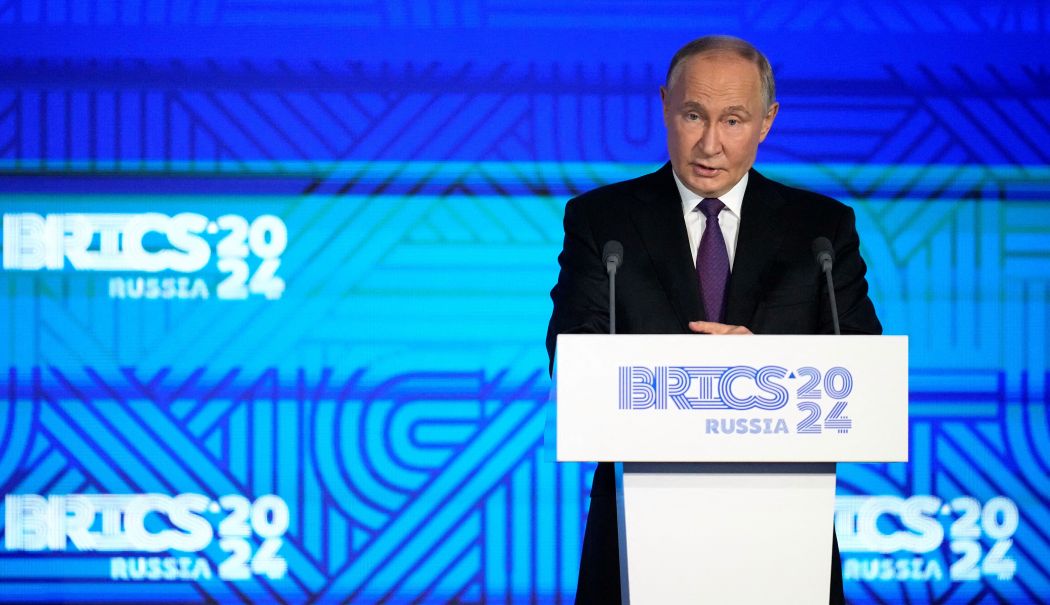 Vladimir Putin: „Grupul BRICS, şi nu Occidentul va conduce creşterea economică globală” - 1-1729407408.jpg