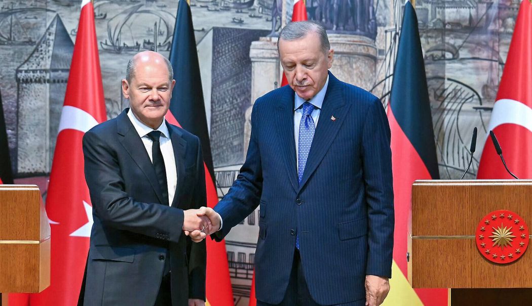 Erdogan salută eforturile Germaniei în sensul ridicării restricţiilor la vânzarea de armament Turciei - 1-1729408865.jpg