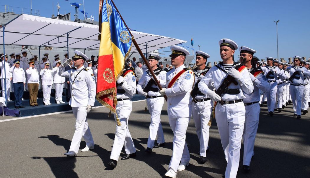 Ziua Armatei României, sărbătorită de marinarii militari în şase garnizoane din ţară - 1-1729836672.jpg