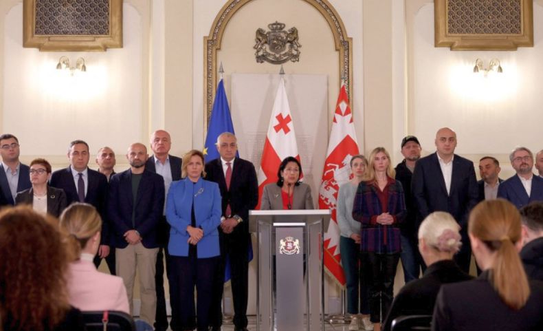 Preşedinta Georgiei, Salome Zurabişvili: „Ne-au furat voturile, ne-au furat viitorul!” - 1-1730189103.jpg